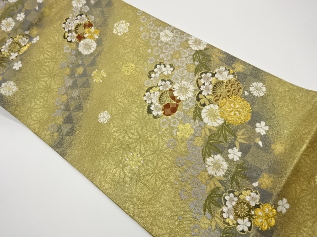 金通し引箔桜に笹・鱗・花々尽くし模様織出し袋帯